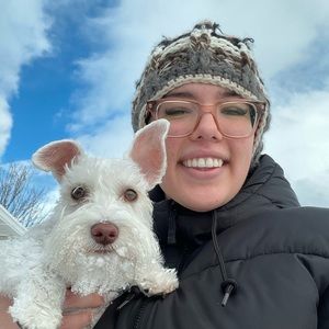 Meet your Posher, Hallie